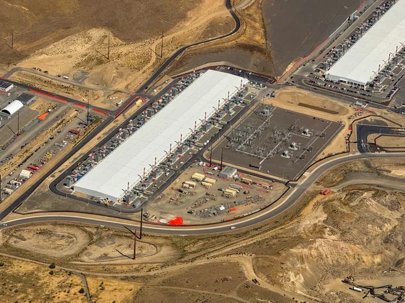 Aerial view of Microsoft Azure data centre buildings at Pangborn near Wenatchee, Washington